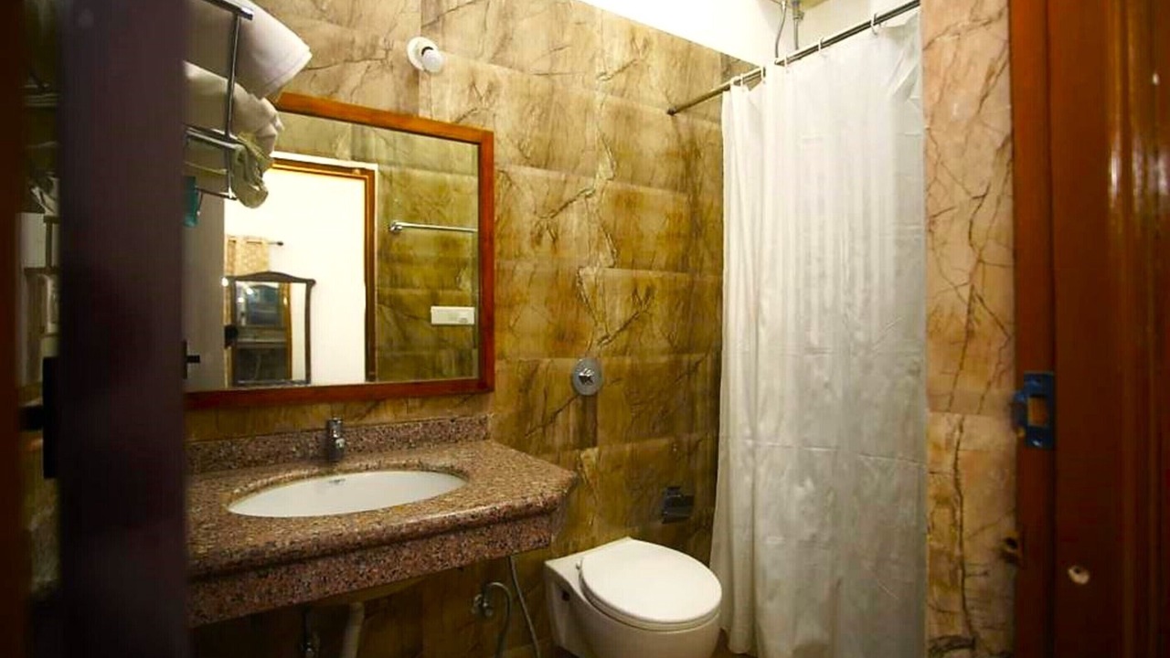 Photo of Bathroom in Sholinghur