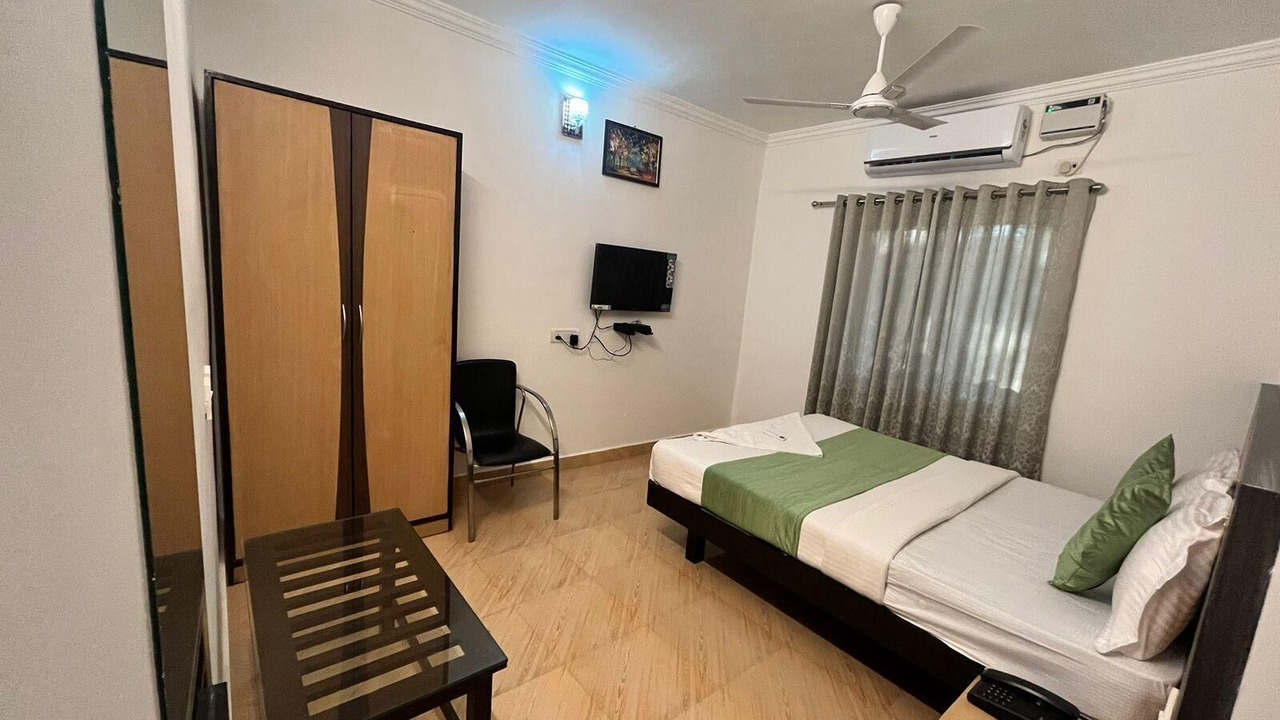 Photo of Bedroom in Royapettah
