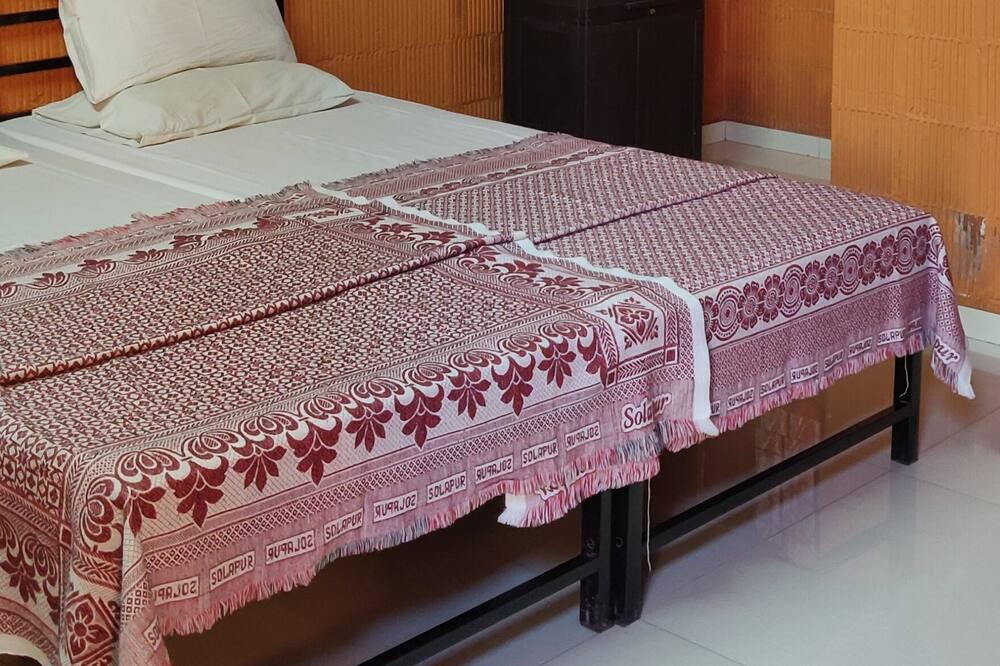 Photo of Bedroom in Satara