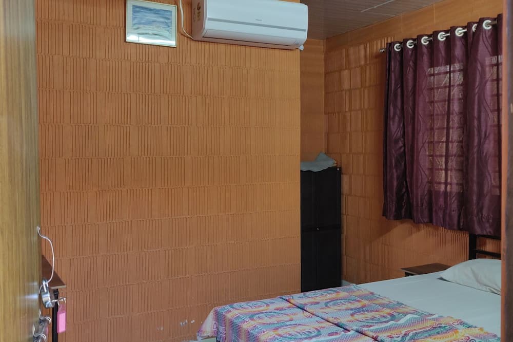 Photo of Bedroom in Satara