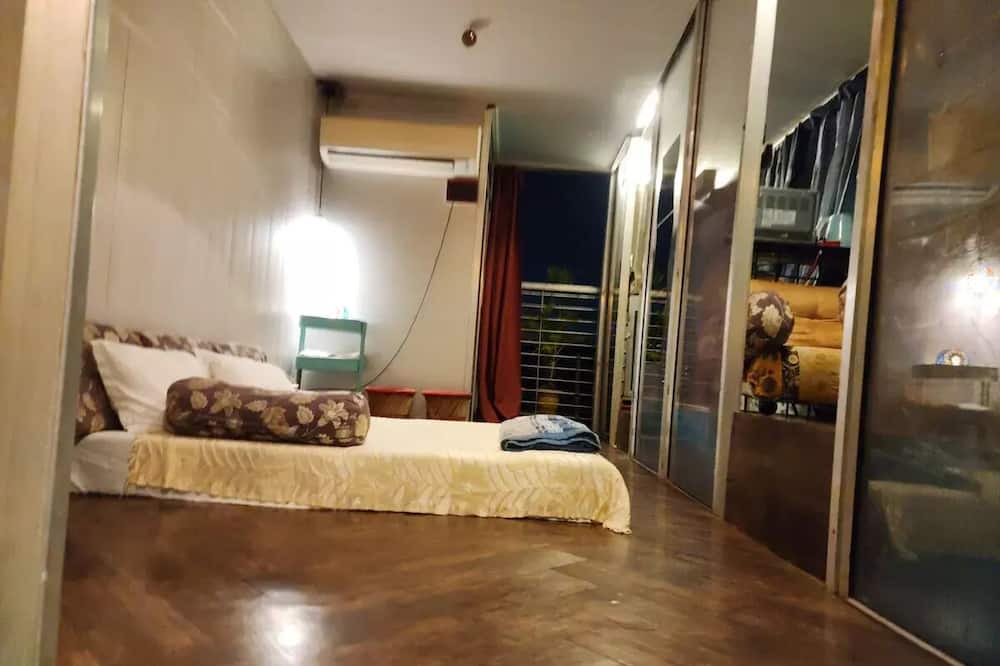 Photo of Bedroom in Marine Lines