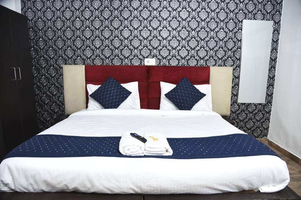 Photo of Bedroom in Janakpuri