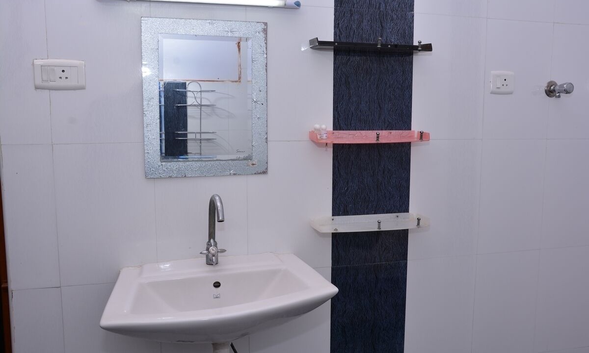 Photo of Bathroom in Thiruparankundram