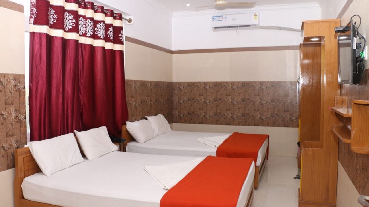 Photo of Bedroom in Tiruchendur