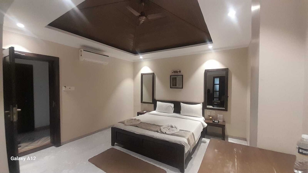 Photo of Bedroom in Satara