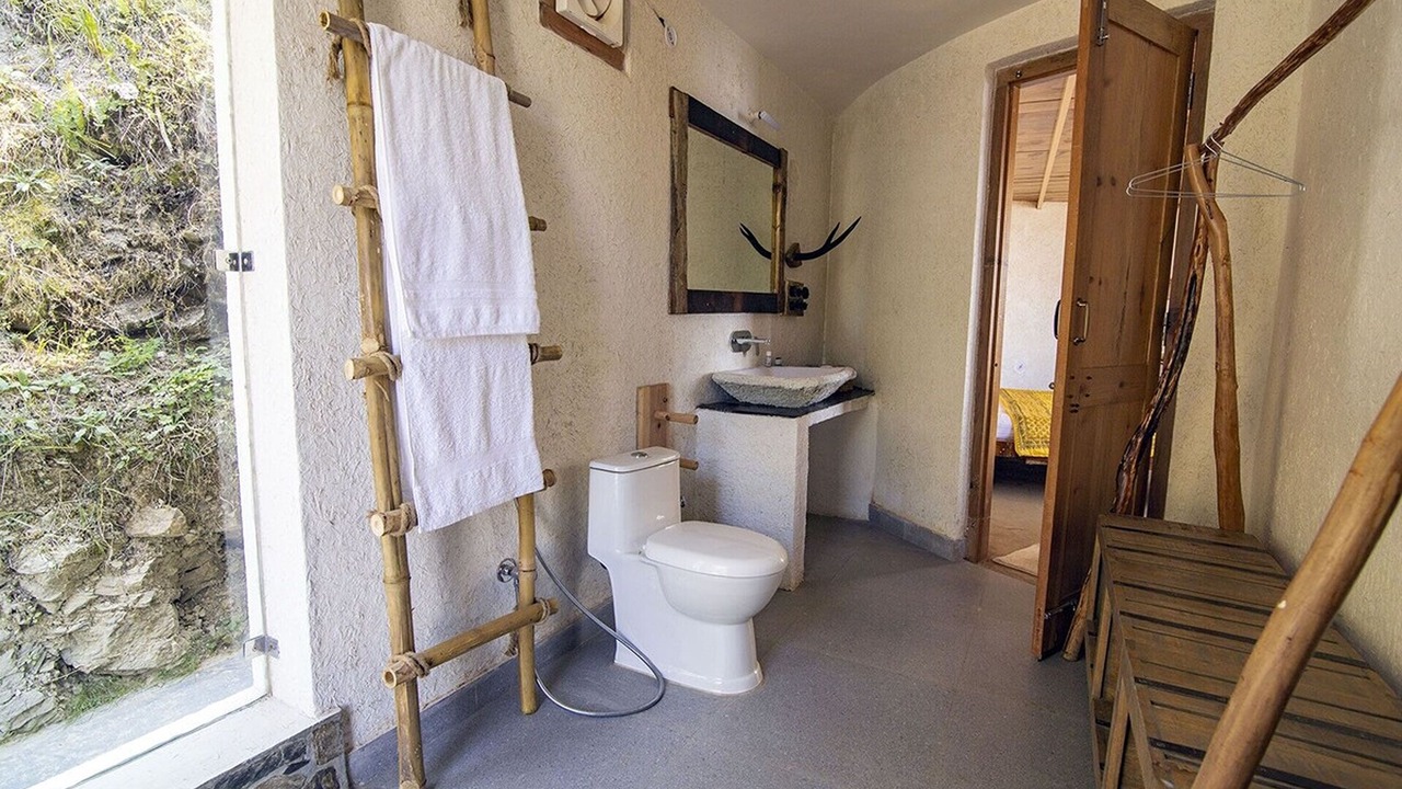 Photo of Bathroom in Jakh