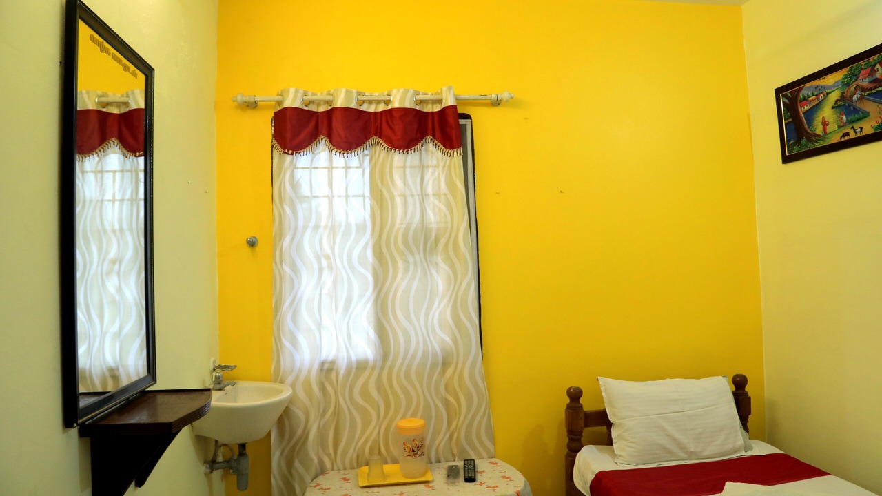 Photo of Bedroom in Thirukadaiyur