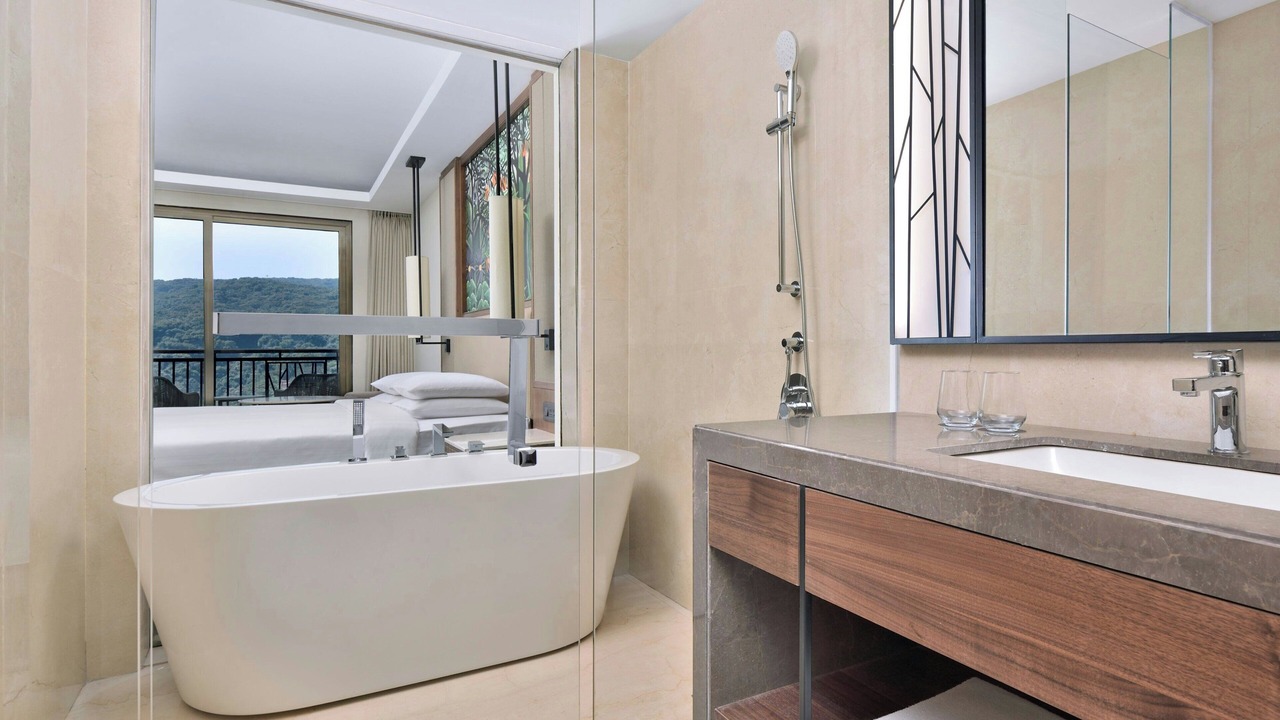 Photo of Bathroom in Mahabaleshwar