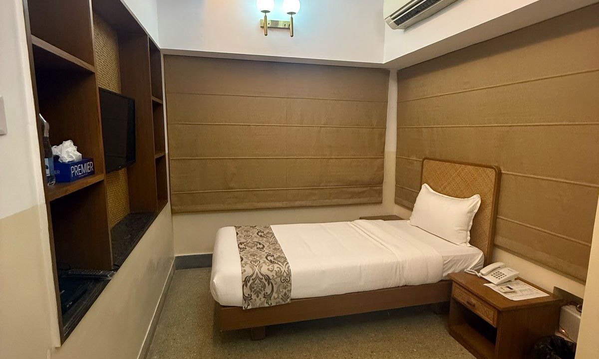 Photo of Bedroom in Teynampet