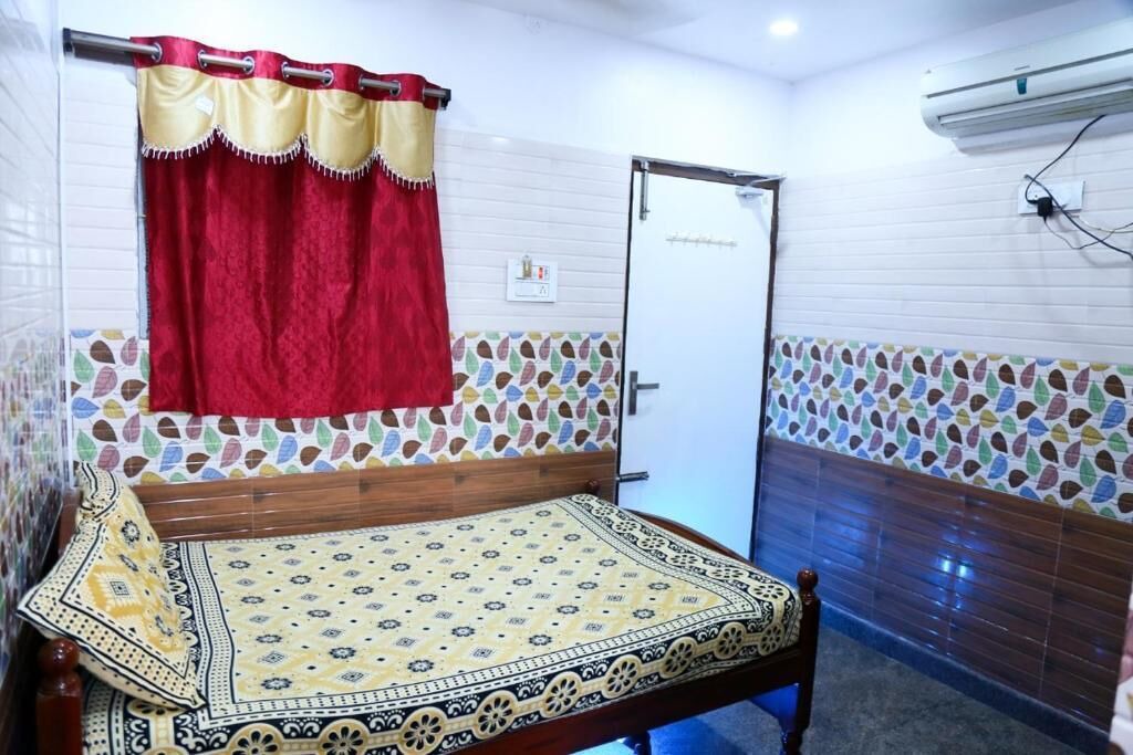 Photo of Bedroom in Arakkonam