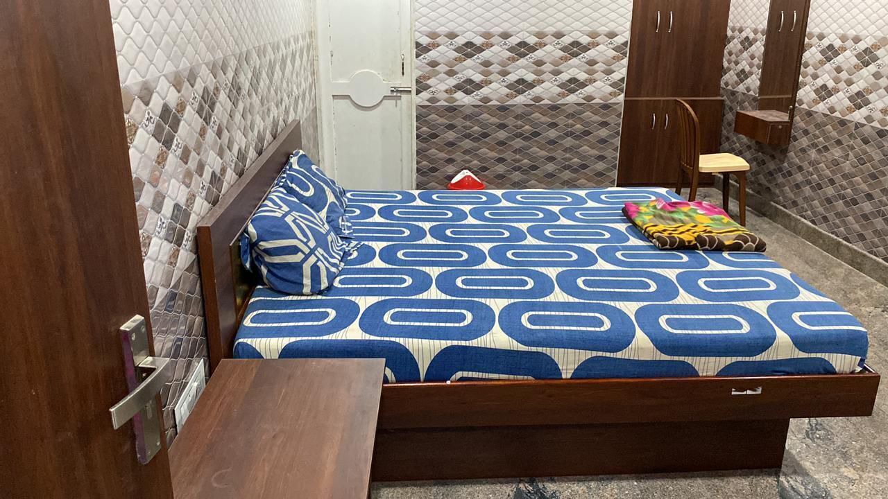 Photo of Bedroom in Arakkonam