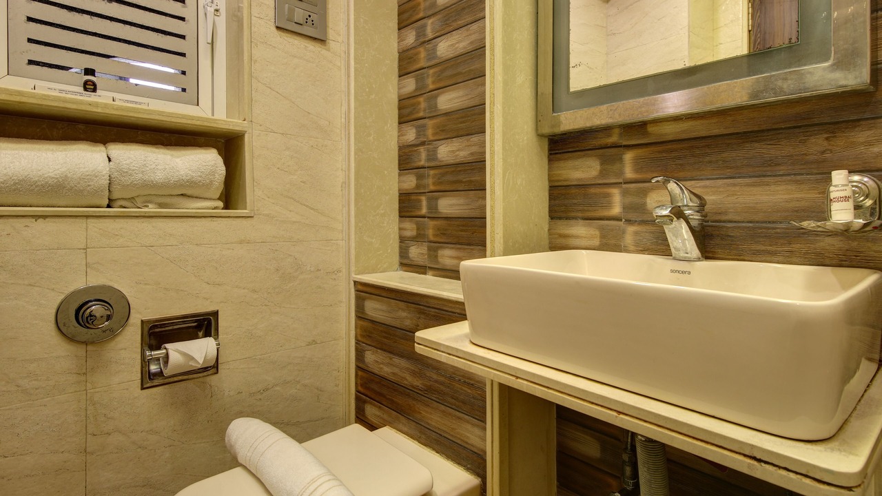 Photo of Bathroom in Juhu