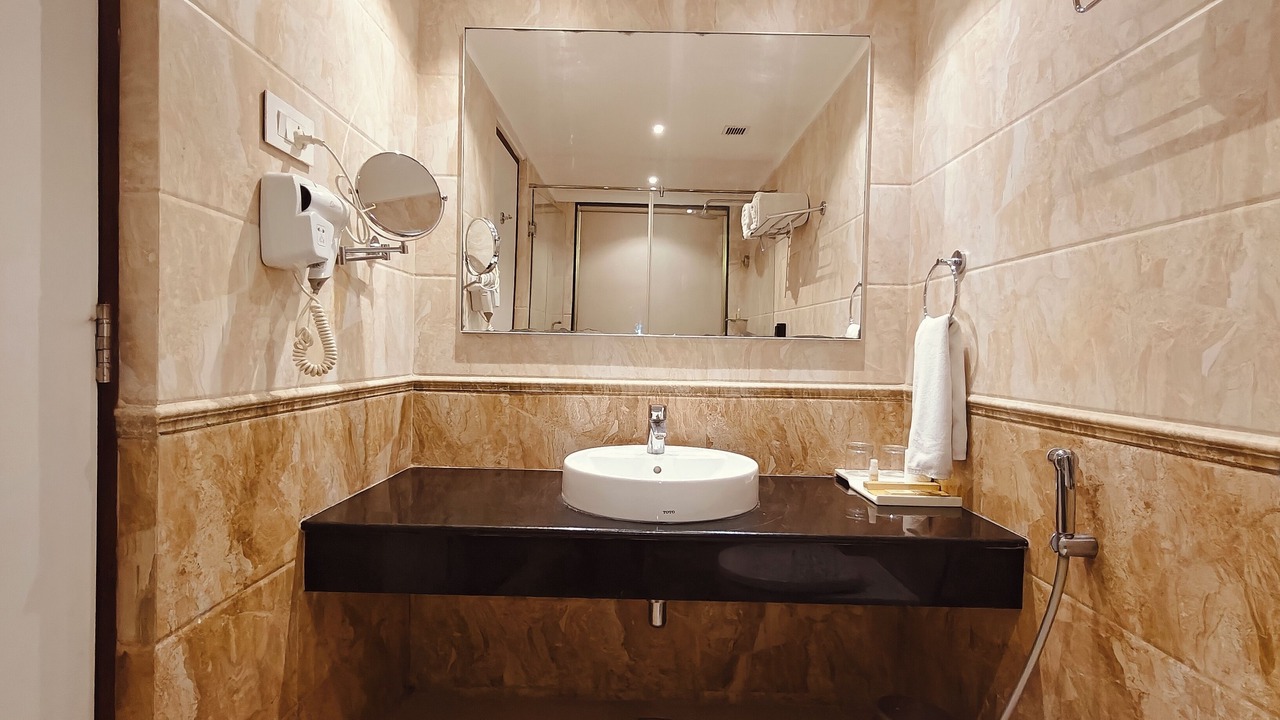 Photo of Bathroom in Enathur