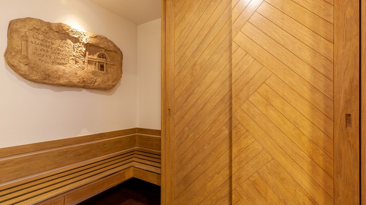Photo of Bedroom in Pali Hill