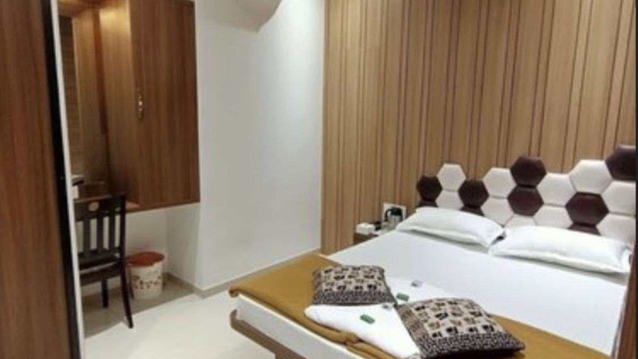 Photo of Bedroom in Borivali East