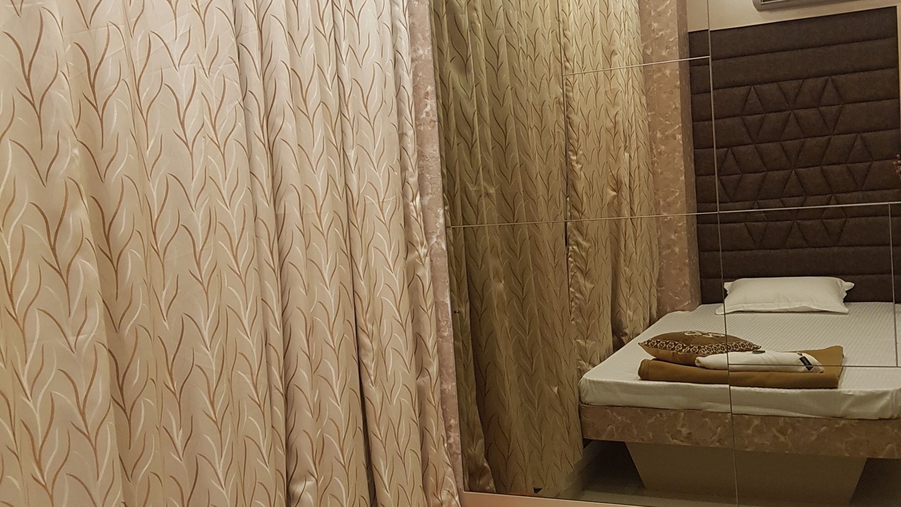 Photo of Bedroom in Borivali East