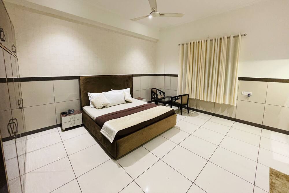 Photo of Bedroom in Murthal