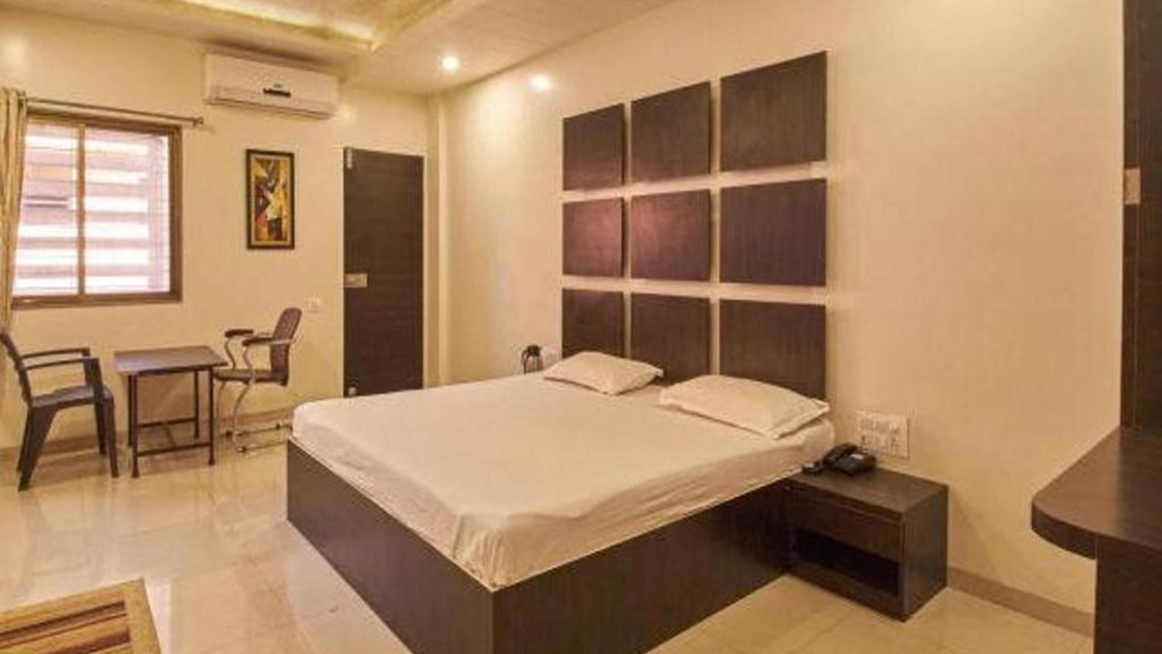 Photo of Bedroom in Trimbak