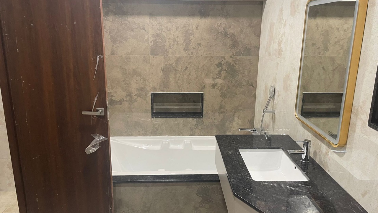 Photo of Bathroom in Teynampet