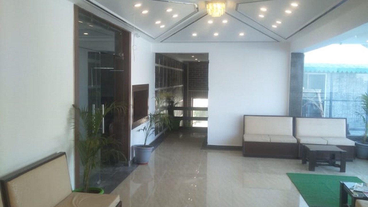 Photo of Outdoor in The Mall Road