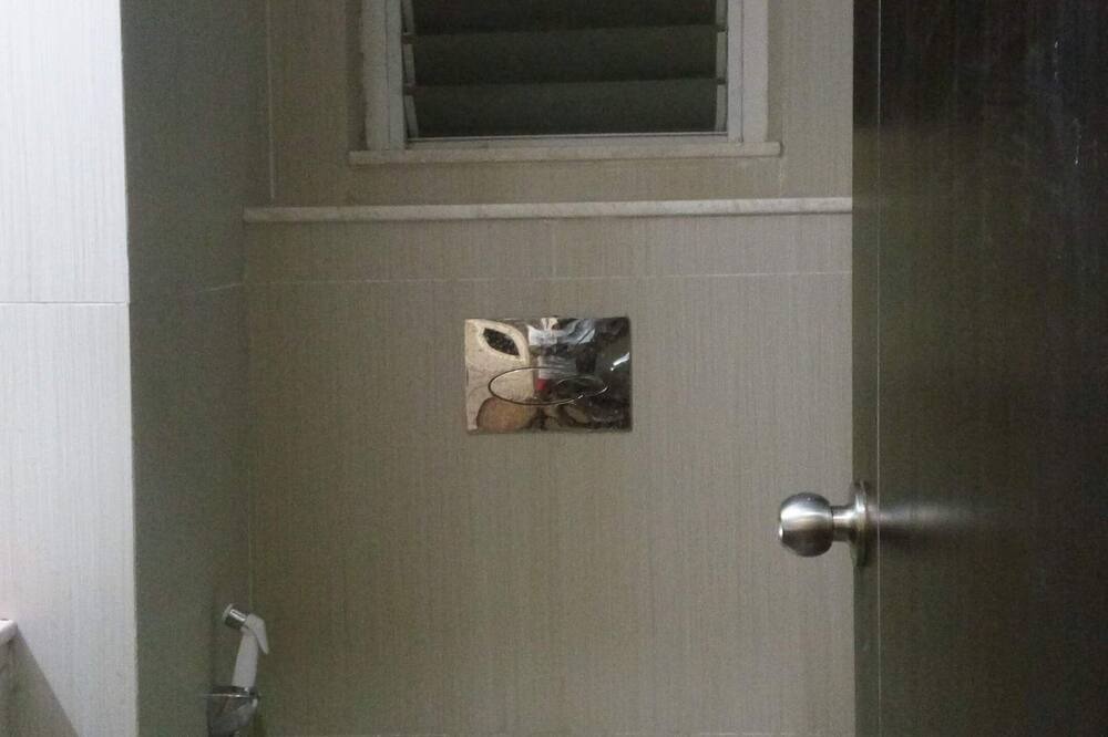 Photo of Bathroom in Kadubeesanahalli