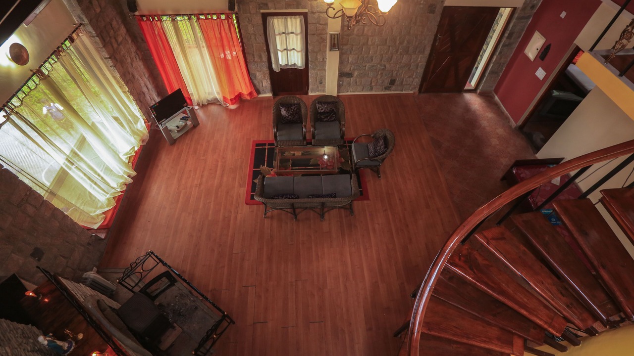 Photo of Livingroom in Naduvattam