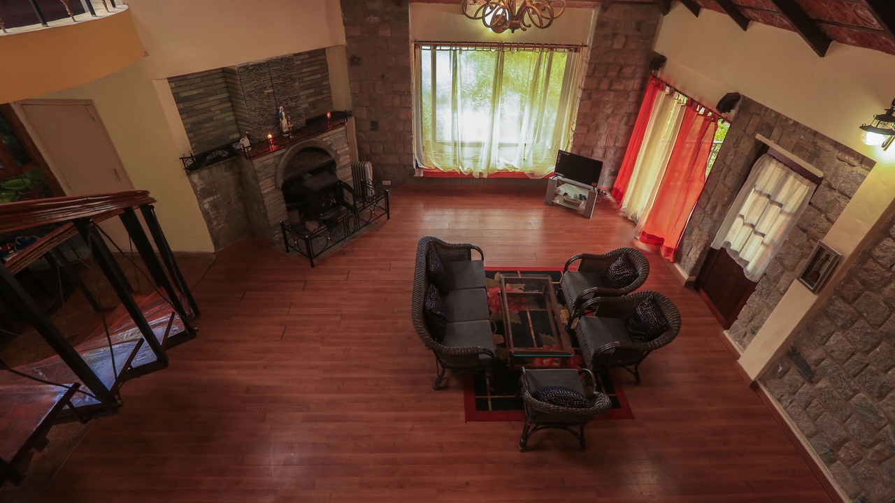 Photo of Livingroom in Naduvattam