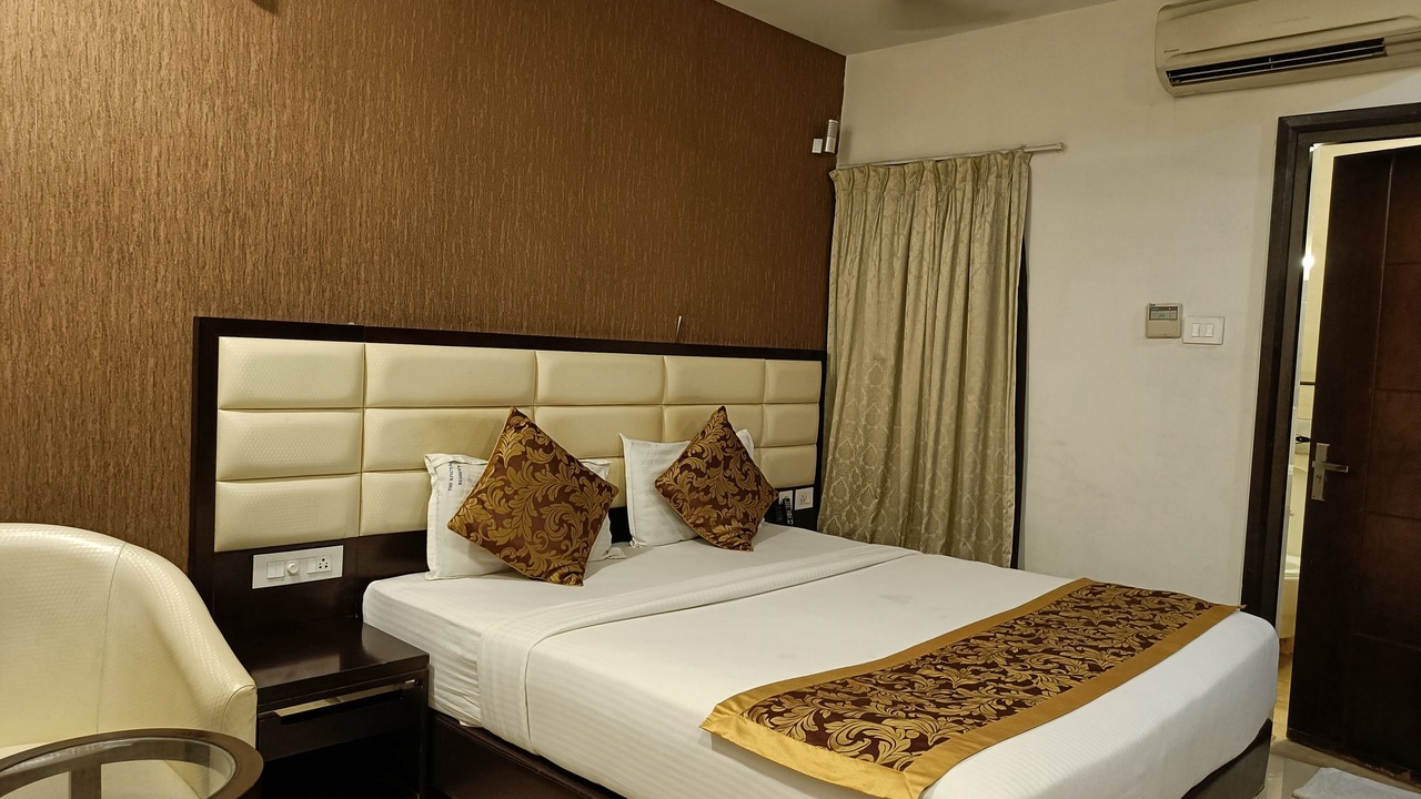 Photo of Bedroom in Triplicane