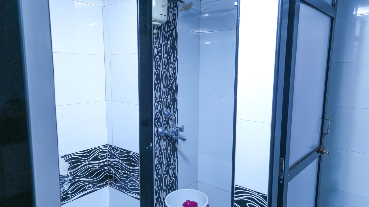 Photo of Bathroom in Prabhadevi