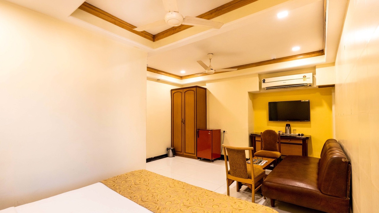 Photo of Bedroom in Dadar East