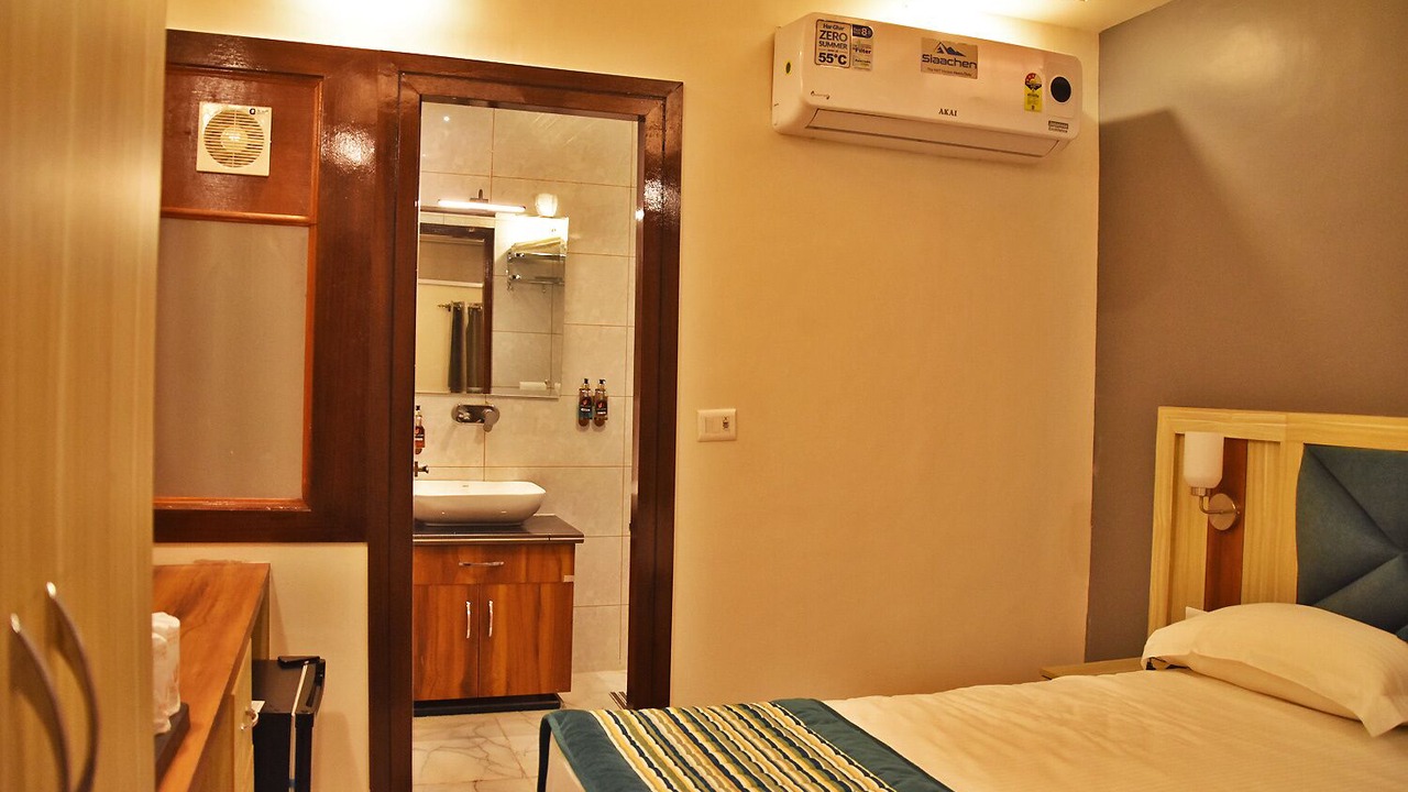 Photo of Bedroom in Devaprayag