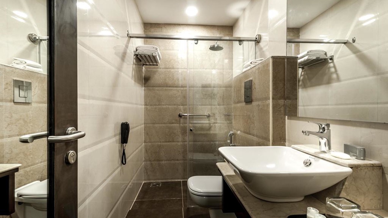 Photo of Bathroom in Kelambakkam