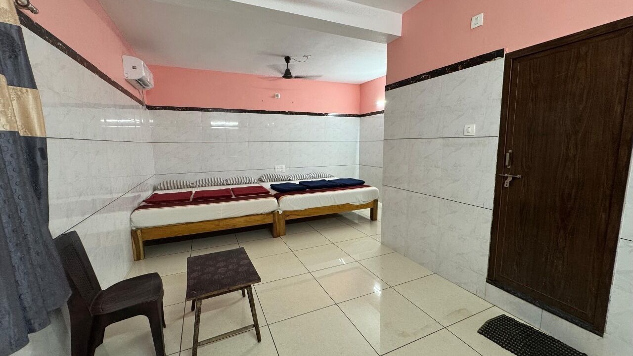 Photo of Bedroom in Murudeshwara