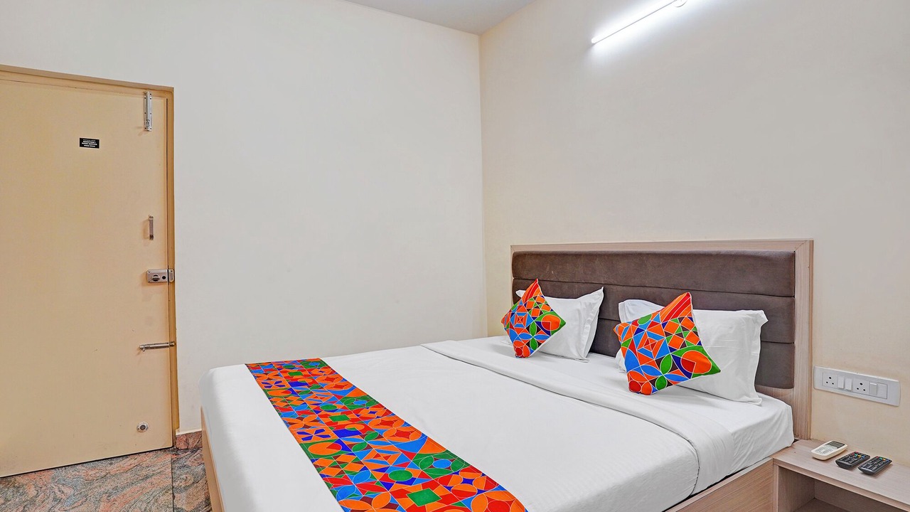 Photo of Bedroom in Shivaji Nagar