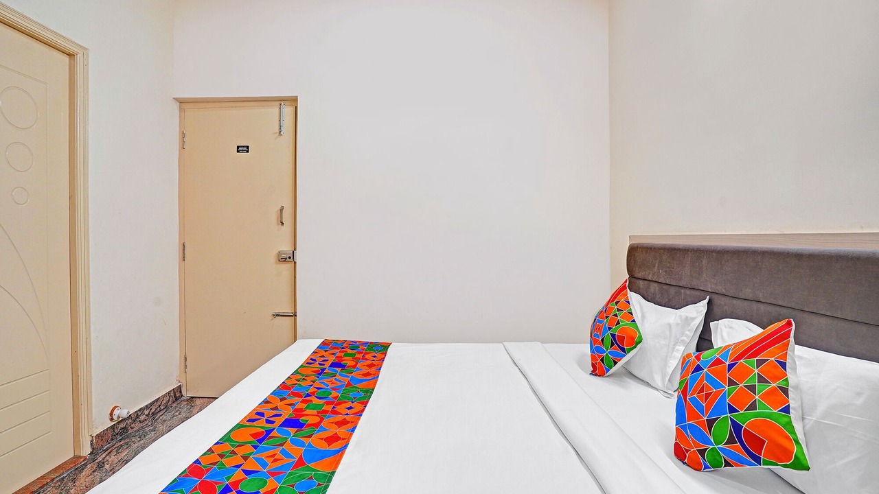 Photo of Bedroom in Shivaji Nagar