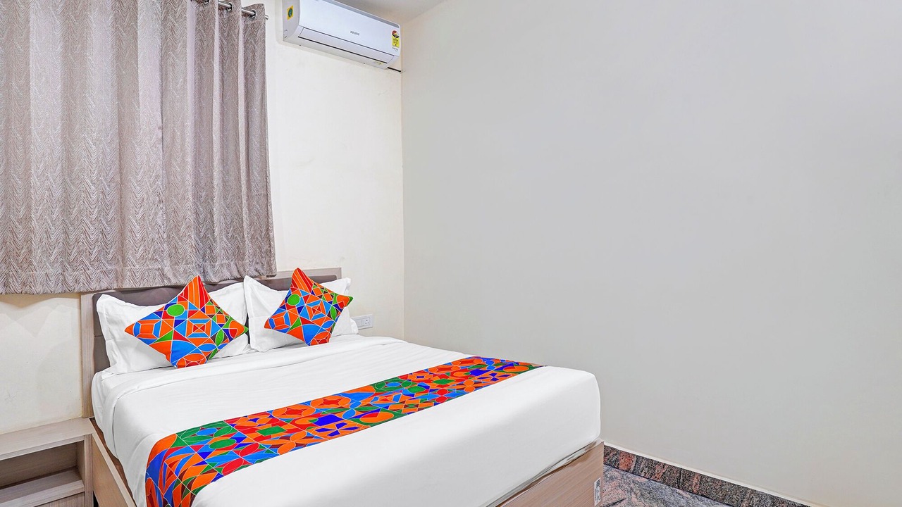 Photo of Bedroom in Shivaji Nagar