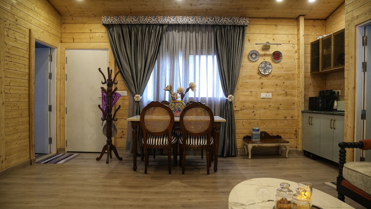 Photo of Bedroom in Badrinath