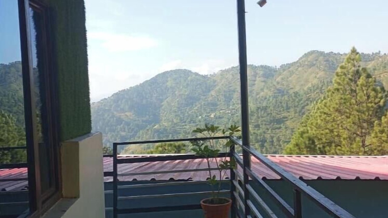 Photo of Patio Balcony in Devaprayag