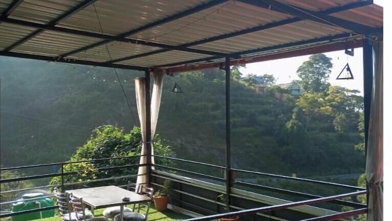 Photo of Patio Balcony in Devaprayag