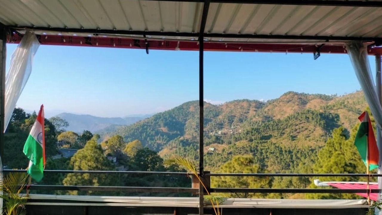 Photo of Patio Balcony in Devaprayag