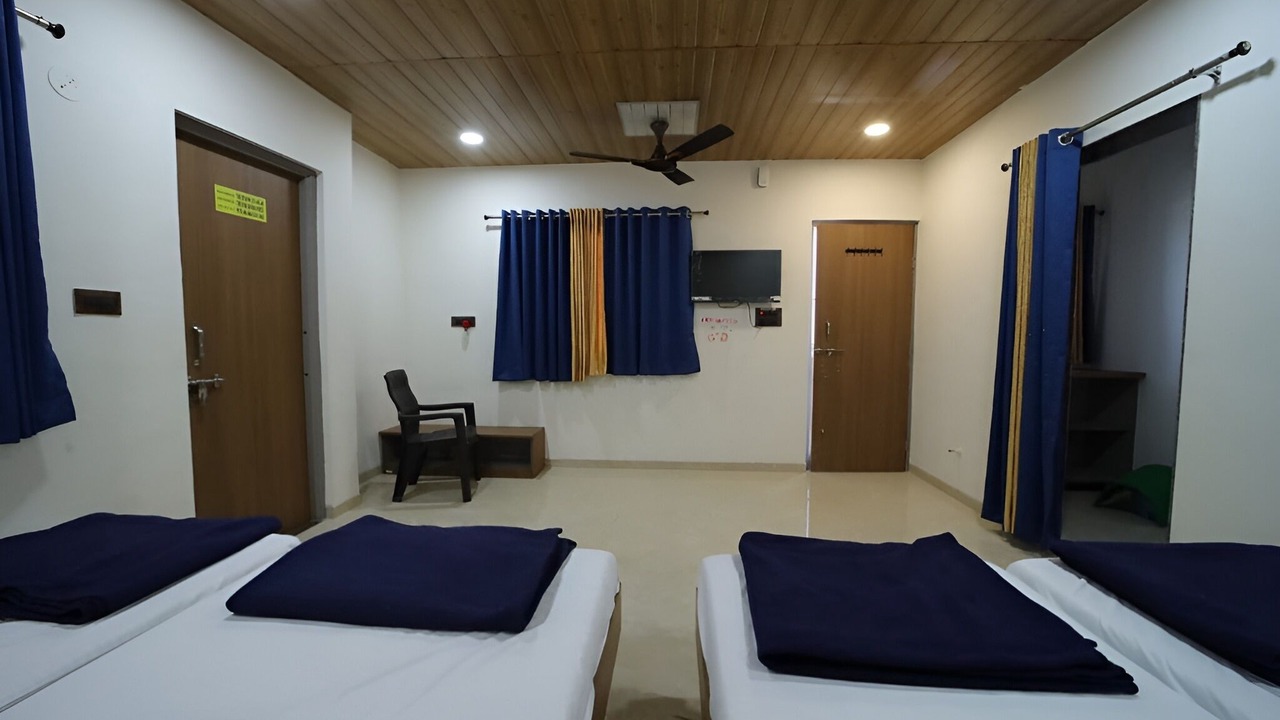 Photo of Bedroom in Ghodegaon