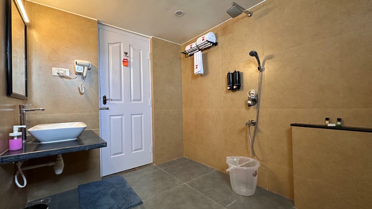 Photo of Bathroom in Muttukadu