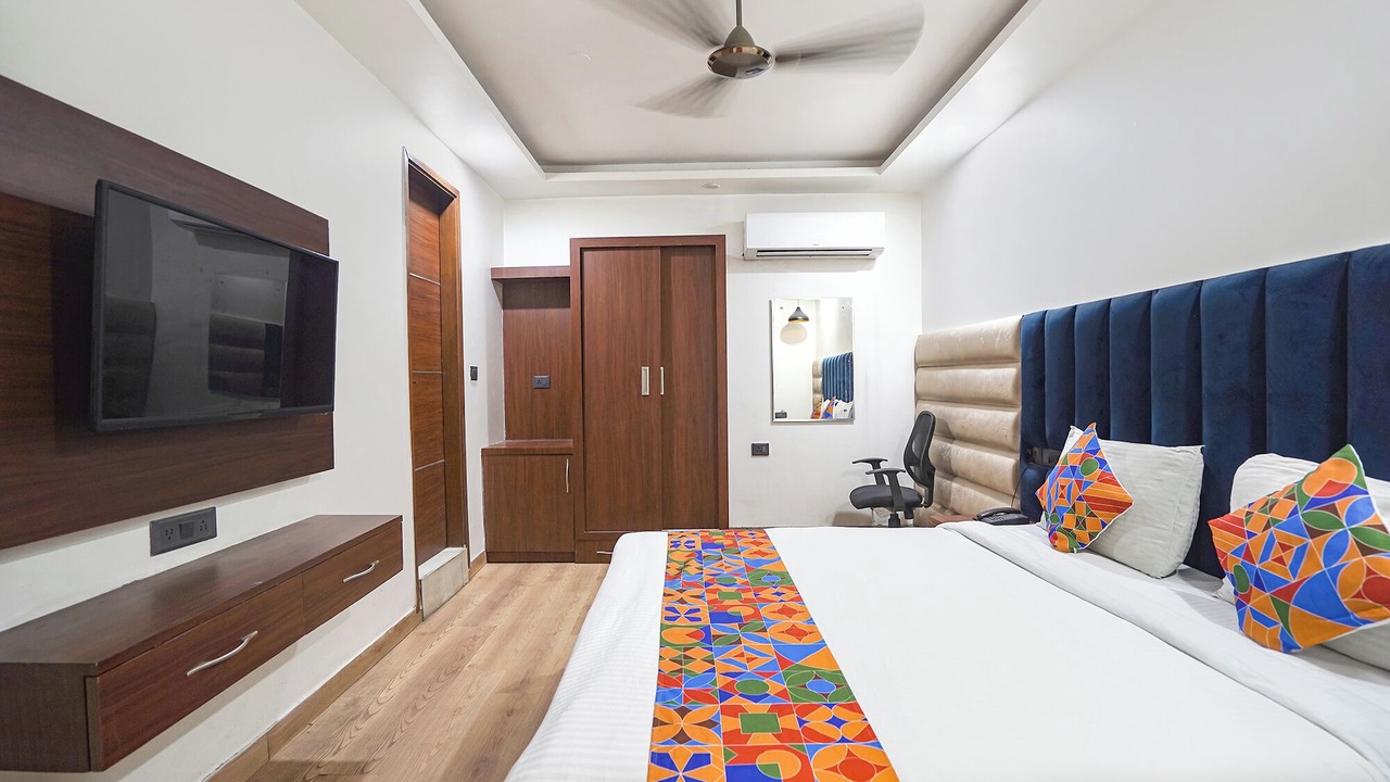 Photo of Bedroom in Kalkaji