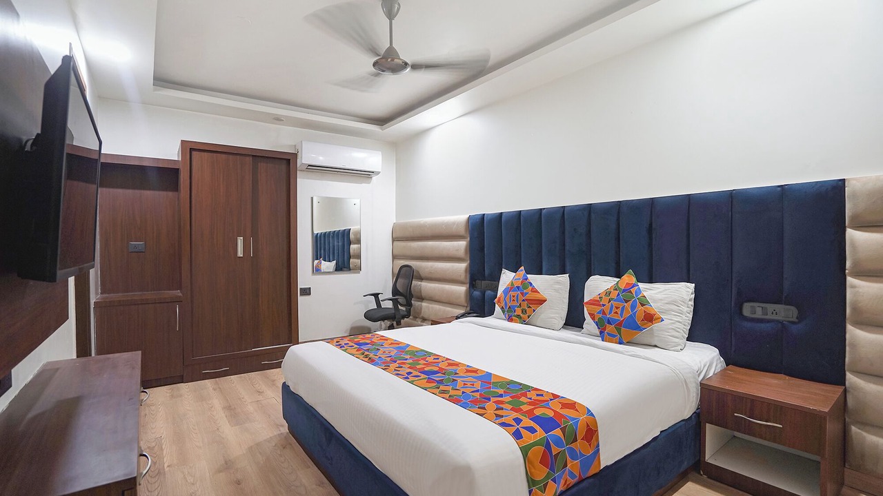 Photo of Bedroom in Kalkaji