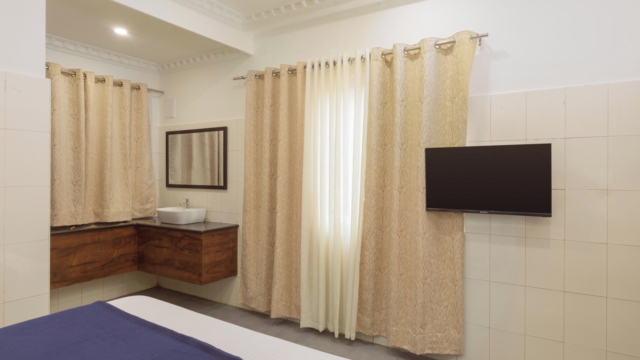 Photo of Bedroom in Triplicane