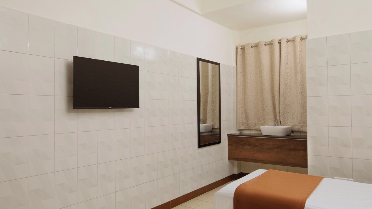 Photo of Bedroom in Triplicane
