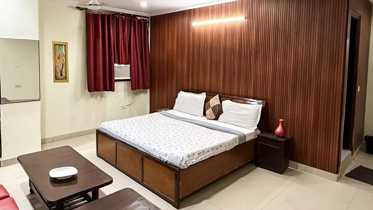 Photo of Bedroom in Karol Bagh