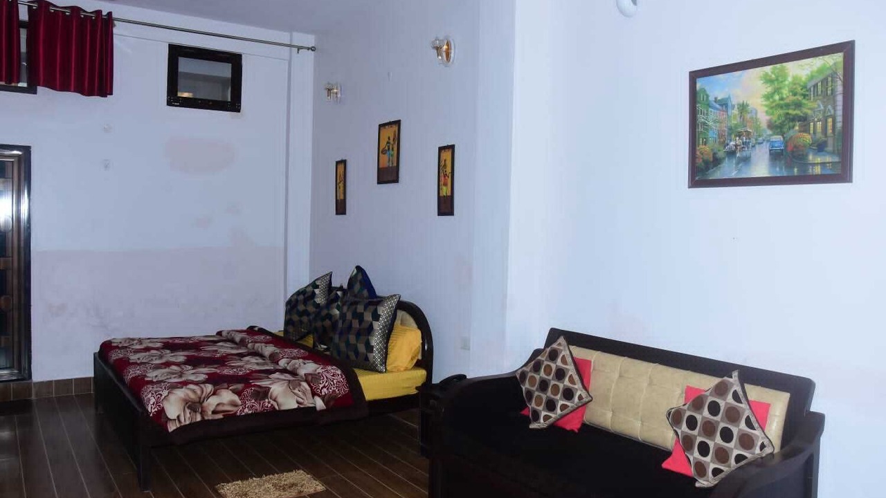Photo of Bedroom in Pauri