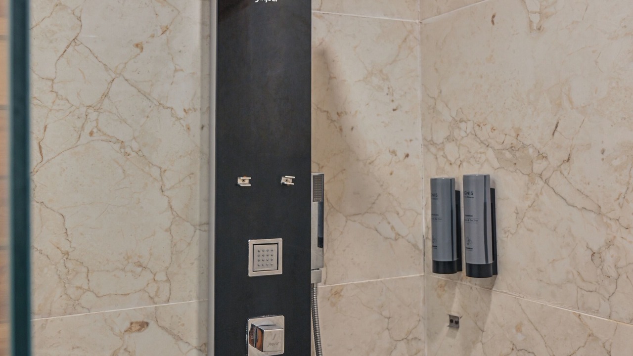Photo of Bathroom in Lansdowne