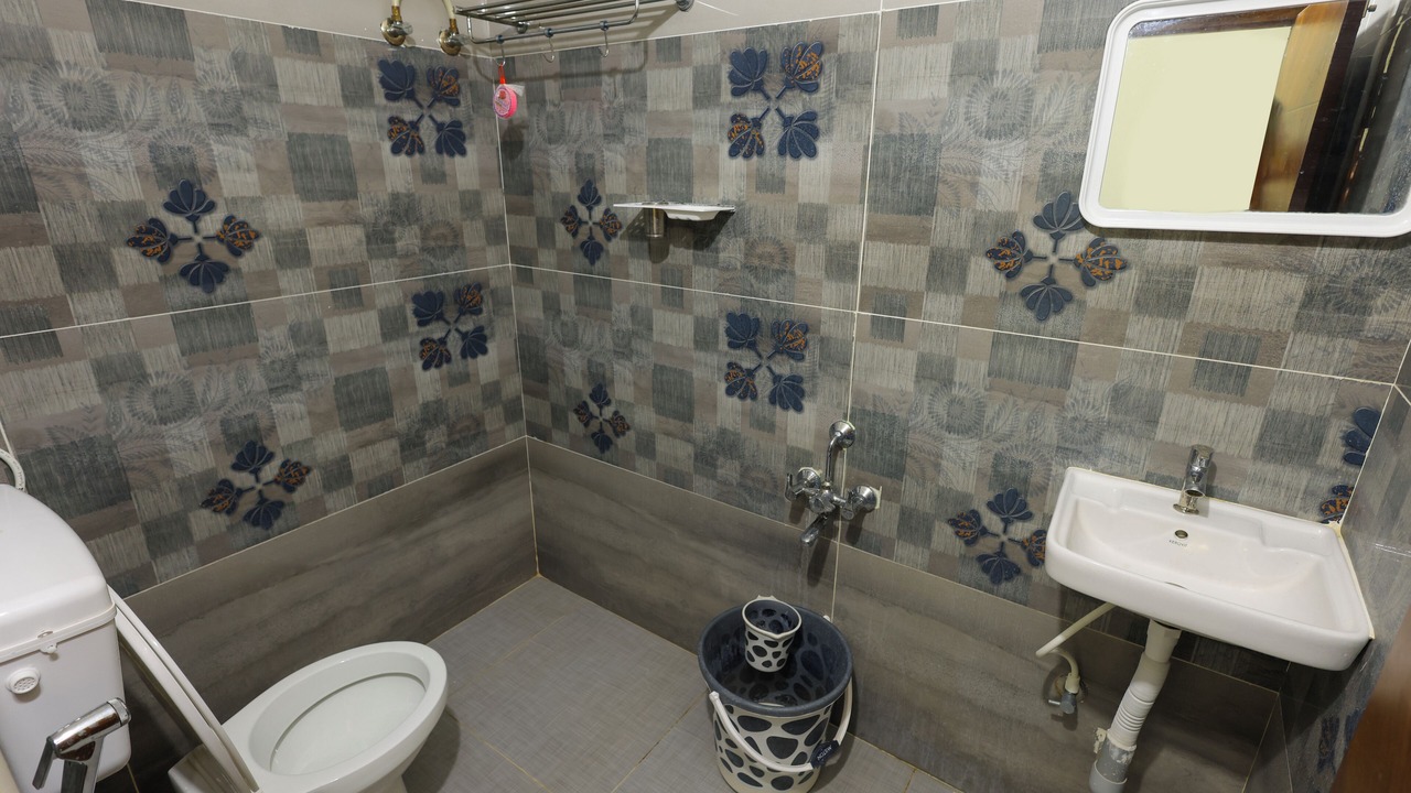 Photo of Bathroom in Tiruchanur
